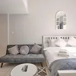 Cozy Studio Escape In Dubai Marina